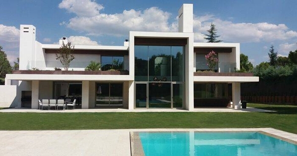 機(jī)密報(bào)：庫(kù)爾圖瓦以450萬(wàn)歐出售豪宅，隨后購(gòu)置了另一處房產(chǎn)