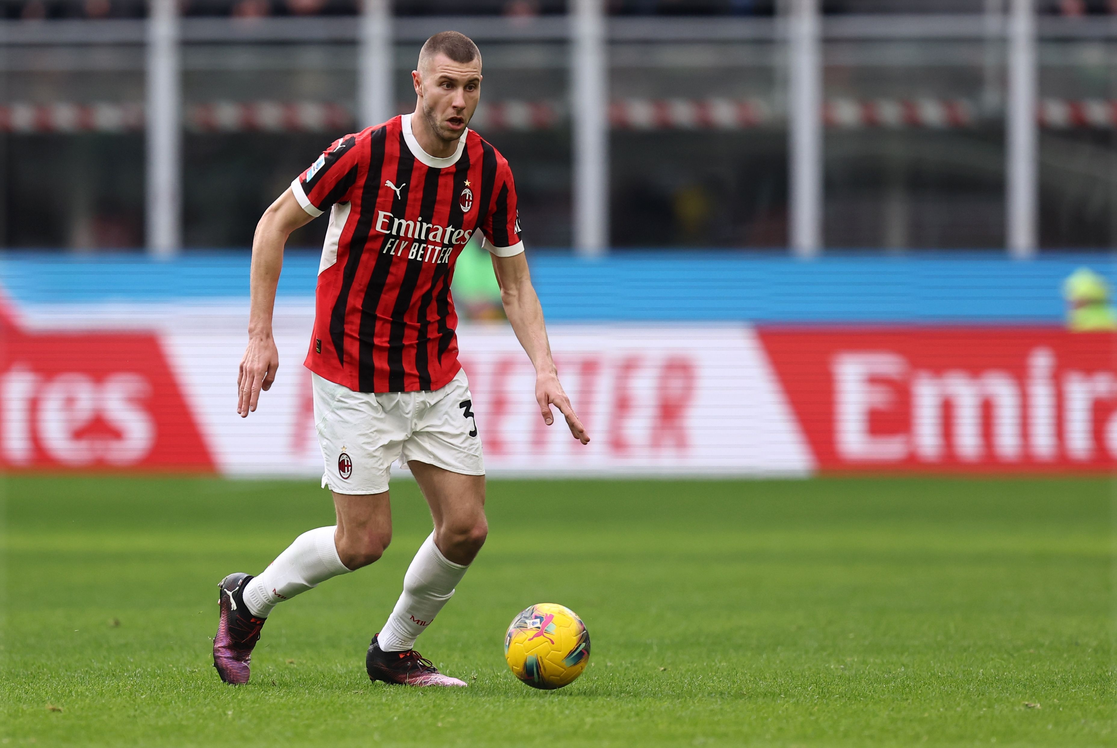 記者：加拉塔薩雷與米蘭聊到帕夫洛維奇，若他愿加盟將成頭號目標(biāo)