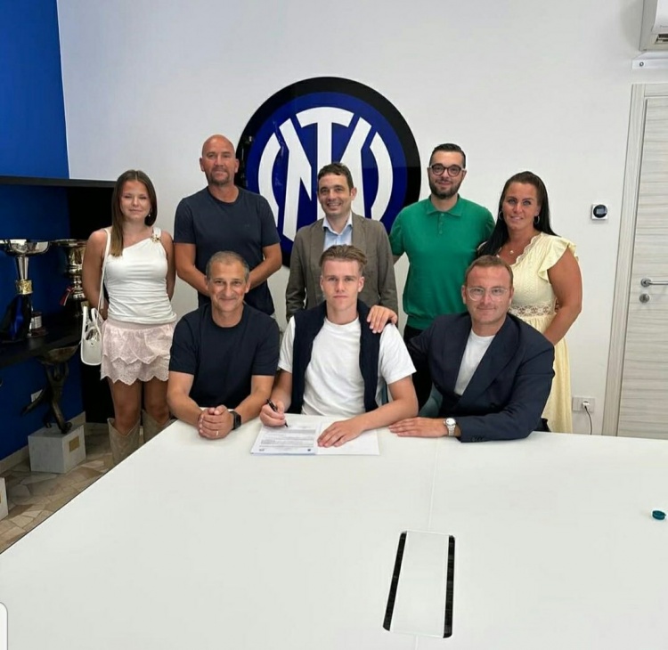 記者：16歲挪威前鋒斯特蘭德加盟國米，簽約3年