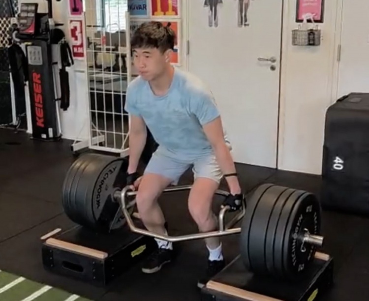 戴偉浚社媒曬康復(fù)視頻：161天后...