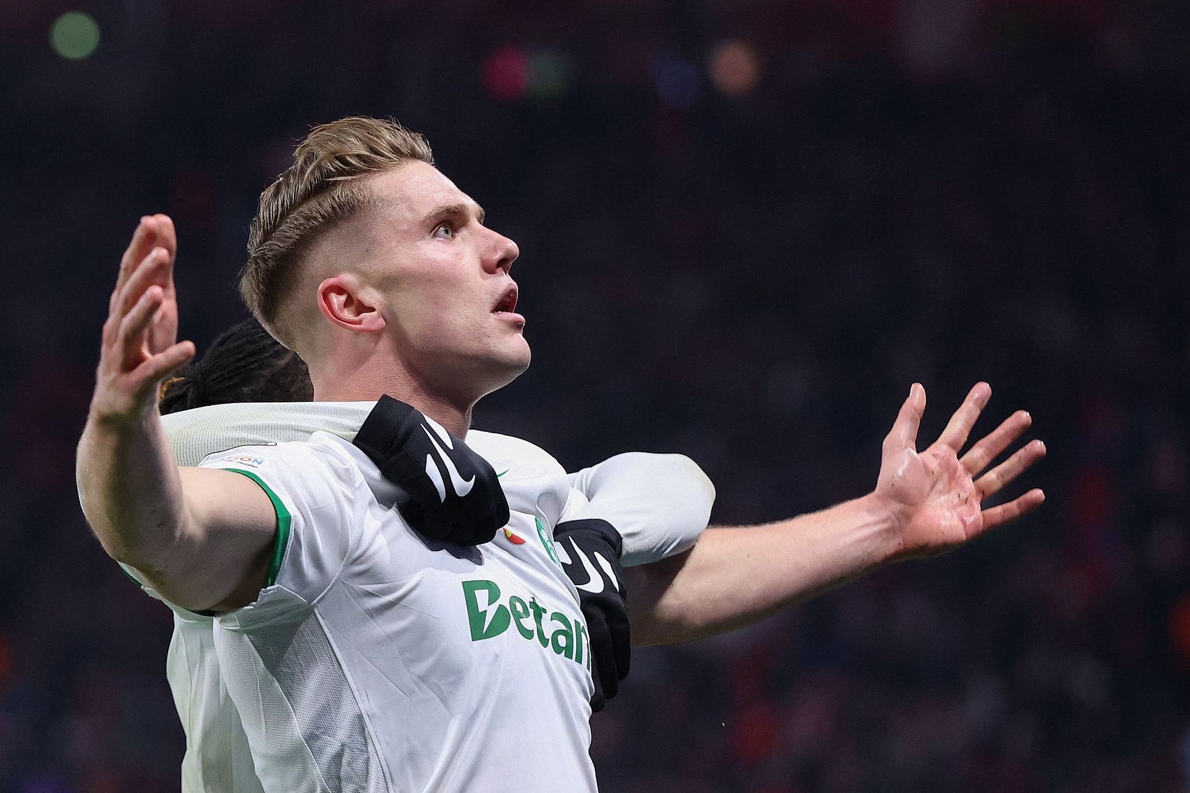 葡媒：約克雷斯罷訓(xùn)多日嚴(yán)重違規(guī)已被葡體警告，但他仍堅(jiān)持立場