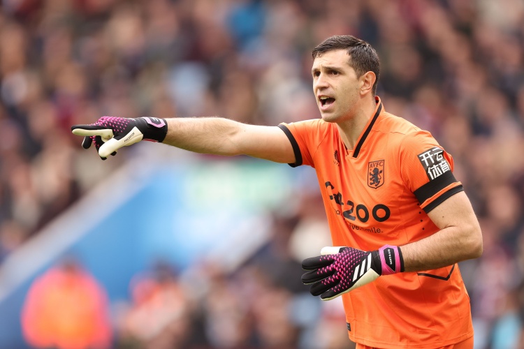 郵報(bào)：曼聯(lián)嘗試租借大馬丁，遭到維拉方面的懷疑和秒拒