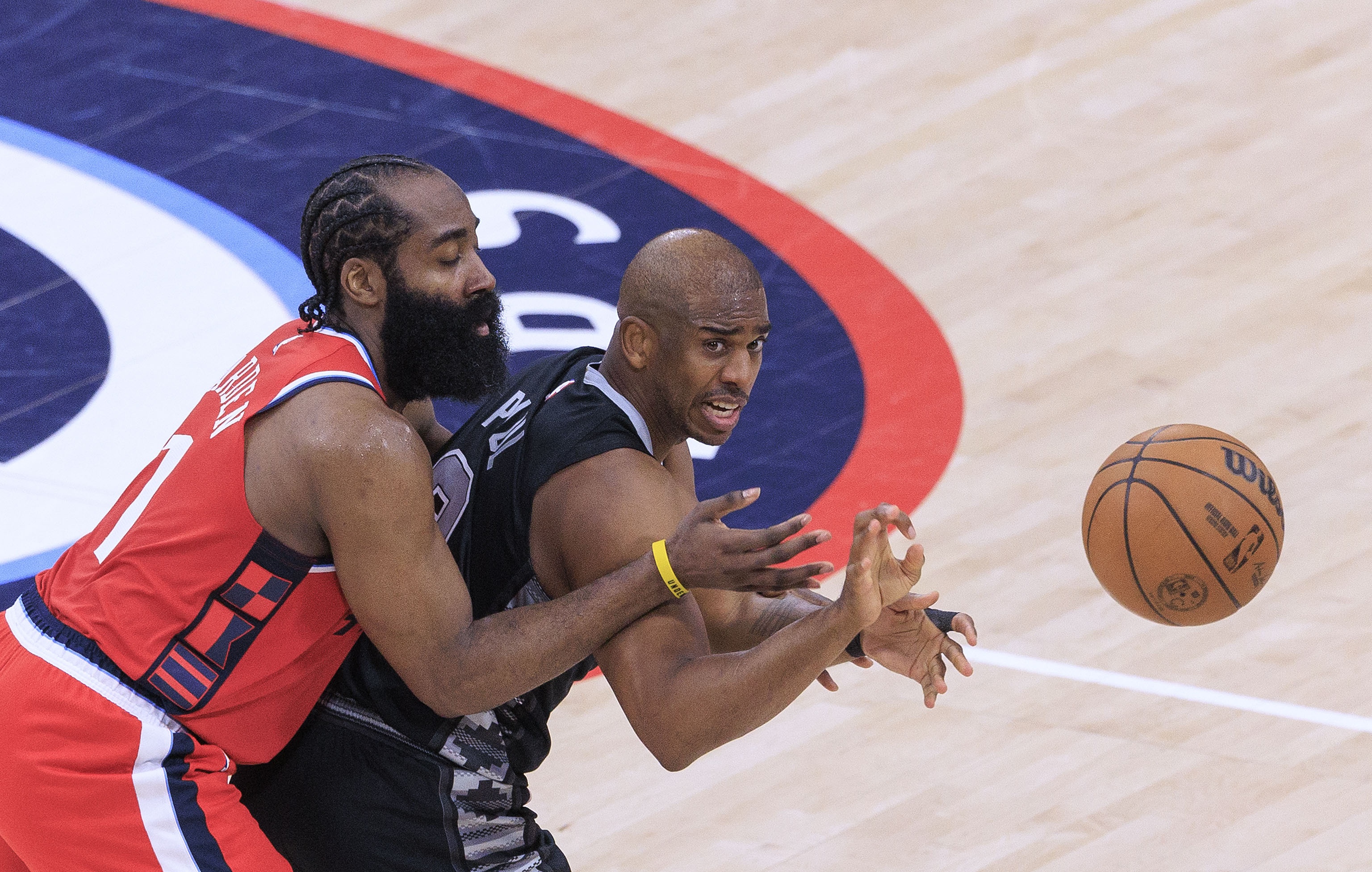 ??文胖：快船簽保羅前首先咨詢了哈登 哈登表示同意