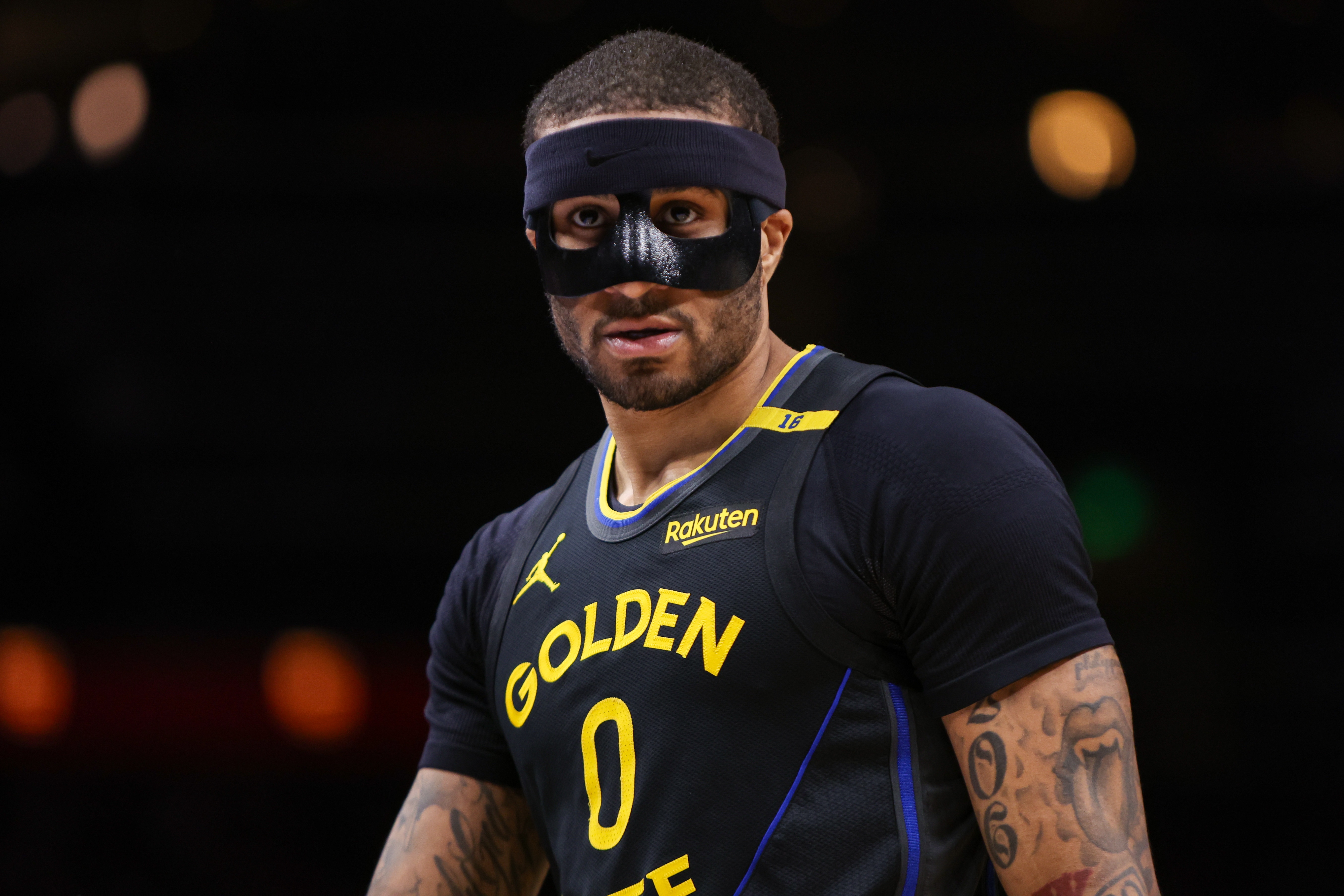 美記：小佩頓引起了湖人、太陽等隊的興趣 也不排除其重返勇士