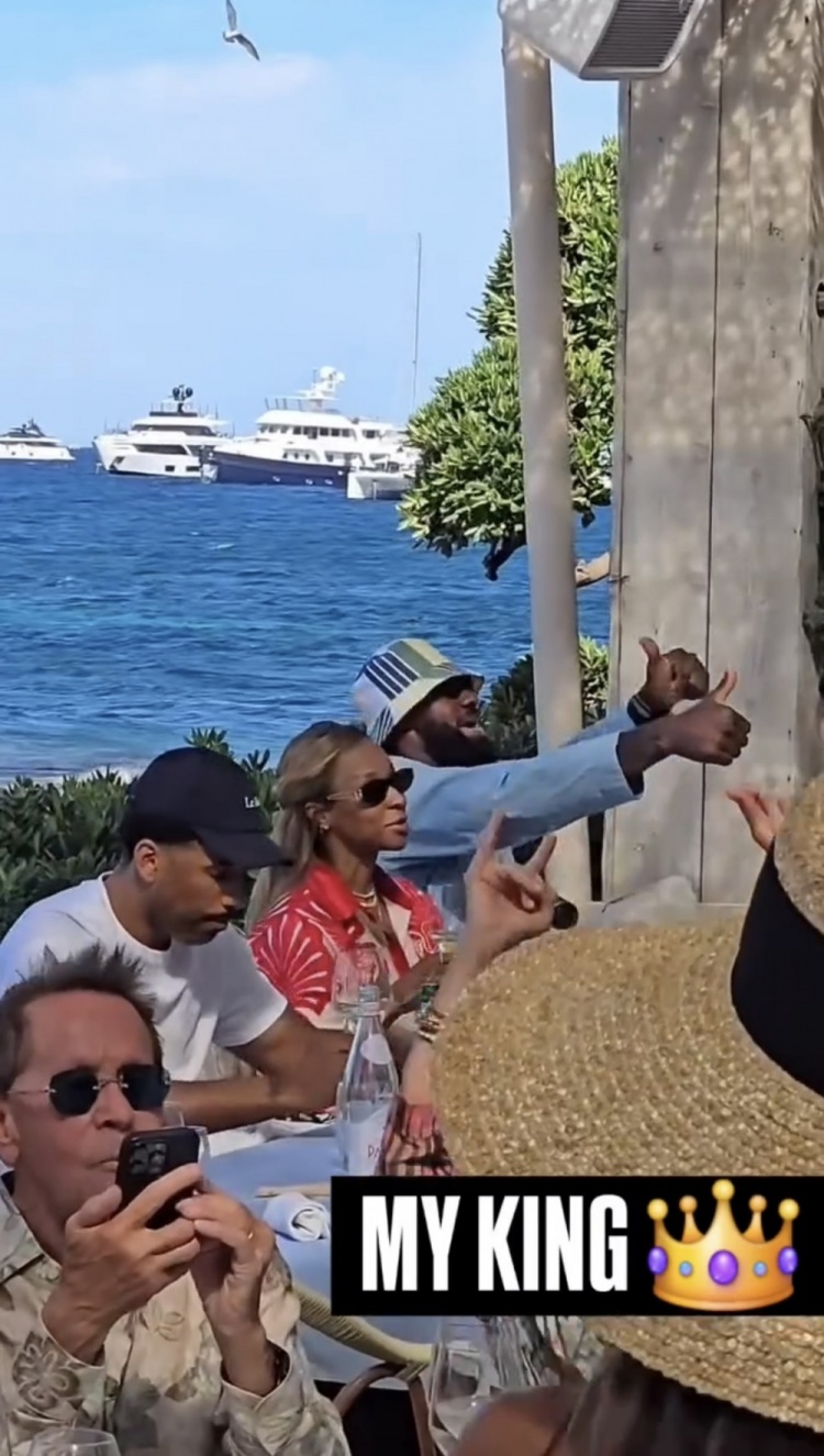 詹姆斯沒(méi)聯(lián)系斯馬特？消息人士：他正在度假 等他回來(lái)后會(huì)聯(lián)系的