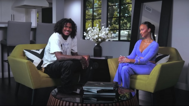 ??阿姨：杰倫-格林有段時間每周7天都有專屬內(nèi)褲 但經(jīng)常忘帶