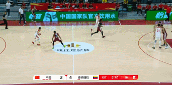 可圈可點(diǎn)！旅美小將王俊杰半場(chǎng)4中2拿到5分3板