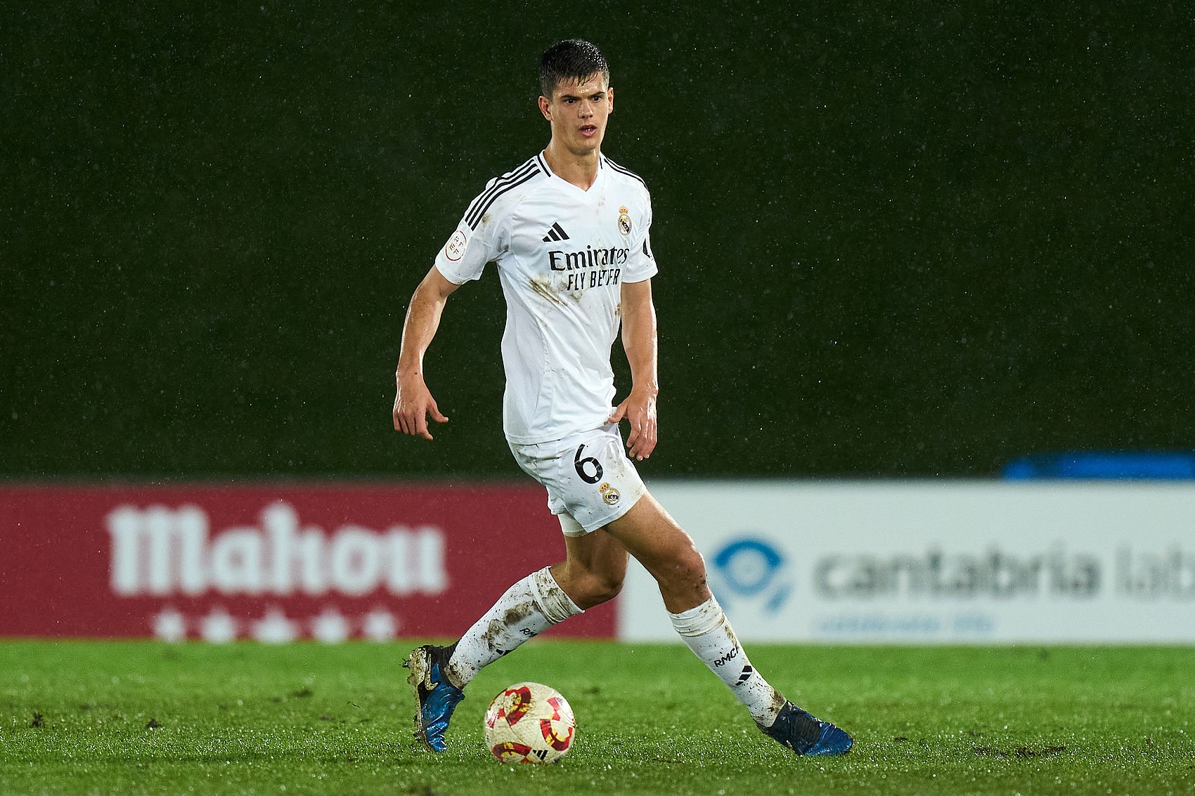 記者：20歲中場切瑪轉(zhuǎn)會至斯圖加特，皇馬保留50%二轉(zhuǎn)分成