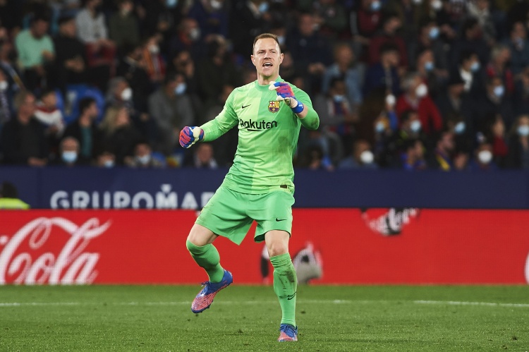 記者：特獅顯然在與巴薩較勁，巴薩無法正常注冊不是他的錯