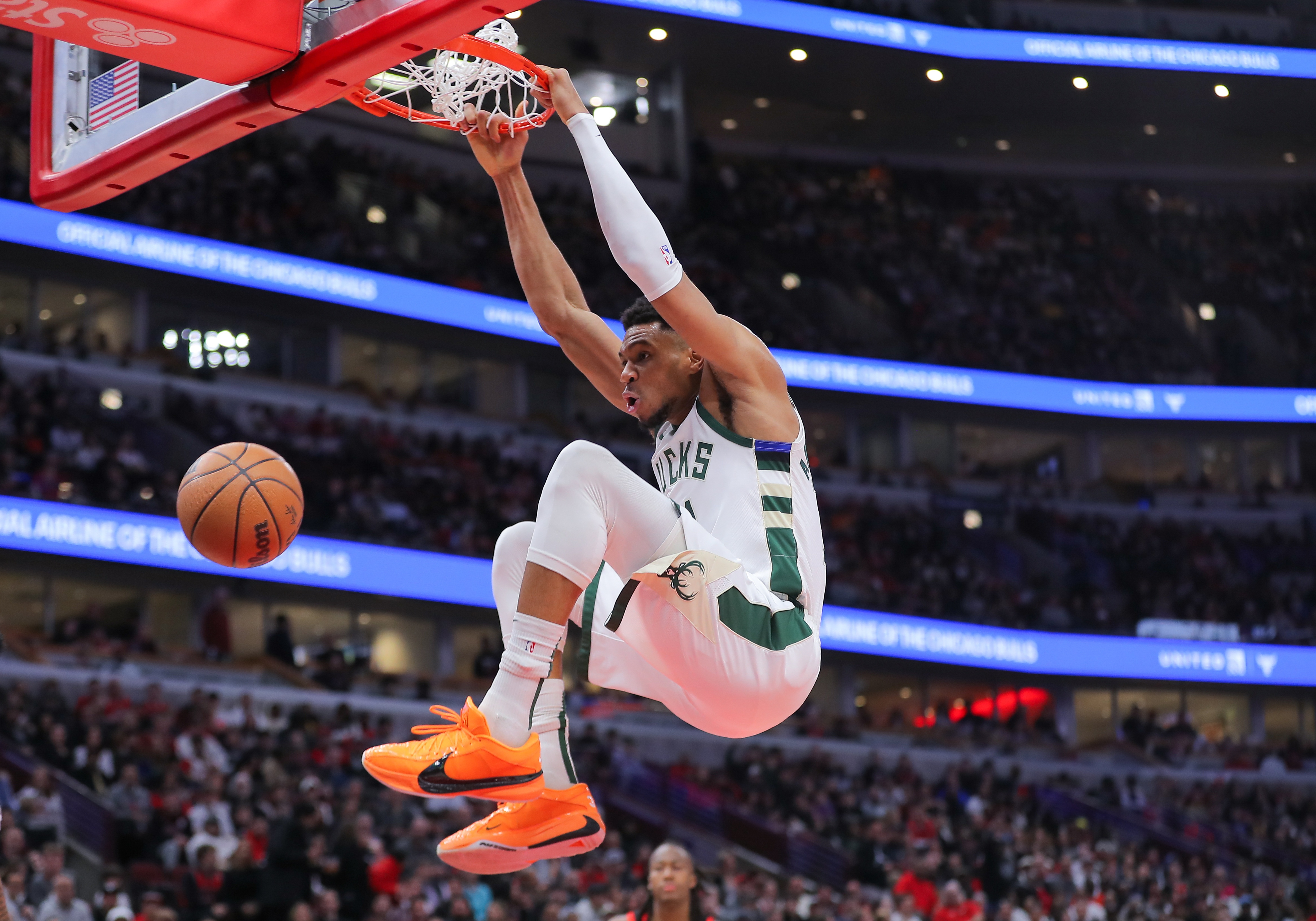 243次扣籃！字母哥領(lǐng)跑上賽季扣籃榜！戈貝爾&杜倫分列二三位！