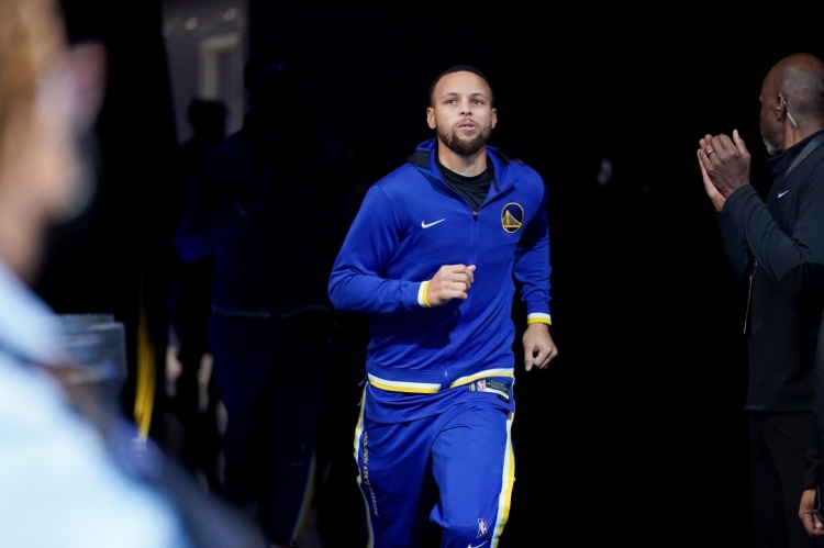 庫里：以前中場會玩手機 那時有種莫名自信 若落后還會放狠話