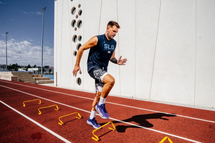 東契奇42″垂直彈跳？他并未參加聯(lián)合試訓(xùn) 但訓(xùn)練師表示比18年高