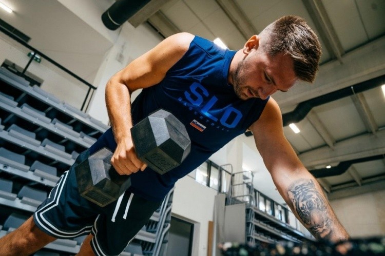 東契奇減重成功！A-史密斯：他完成了挑戰(zhàn) 湖人球迷該開心死了