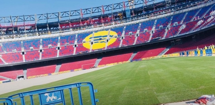 世體：諾坎普已開始鋪設(shè)新的草坪，但巴薩何時(shí)能重返主場(chǎng)尚無定論