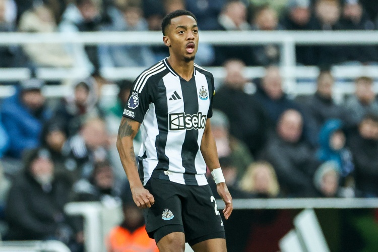 和K聯(lián)賽隊對抗后被擔架抬離！記者：隊友稱威洛克的傷勢不嚴重