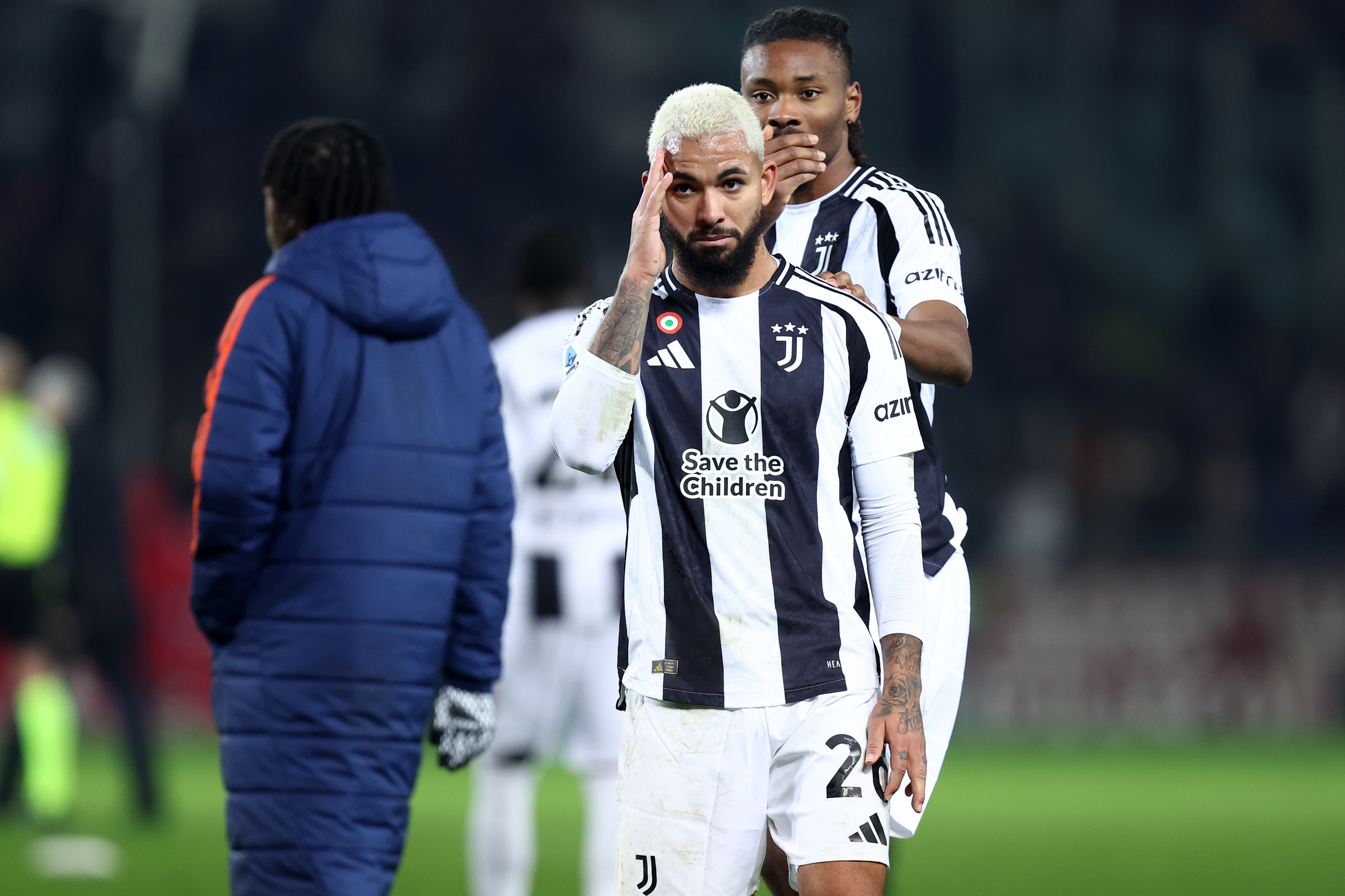 記者：森林繼續(xù)推進(jìn)道格拉斯-路易斯&曼聯(lián)在關(guān)注 尤文要價將降低