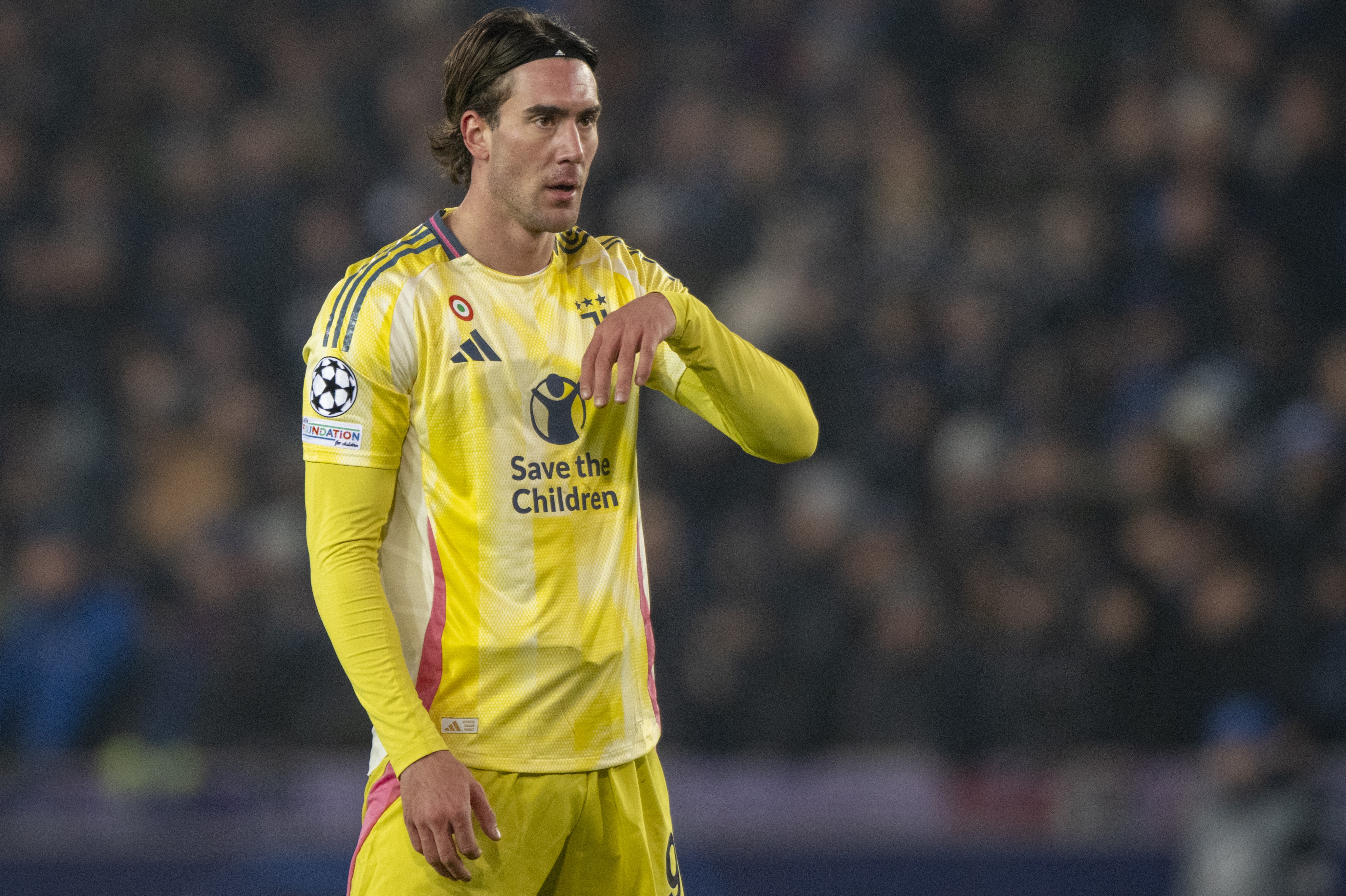 記者：米蘭會(huì)嘗試簽下貢薩洛-拉莫斯和弗拉霍維奇中的一人