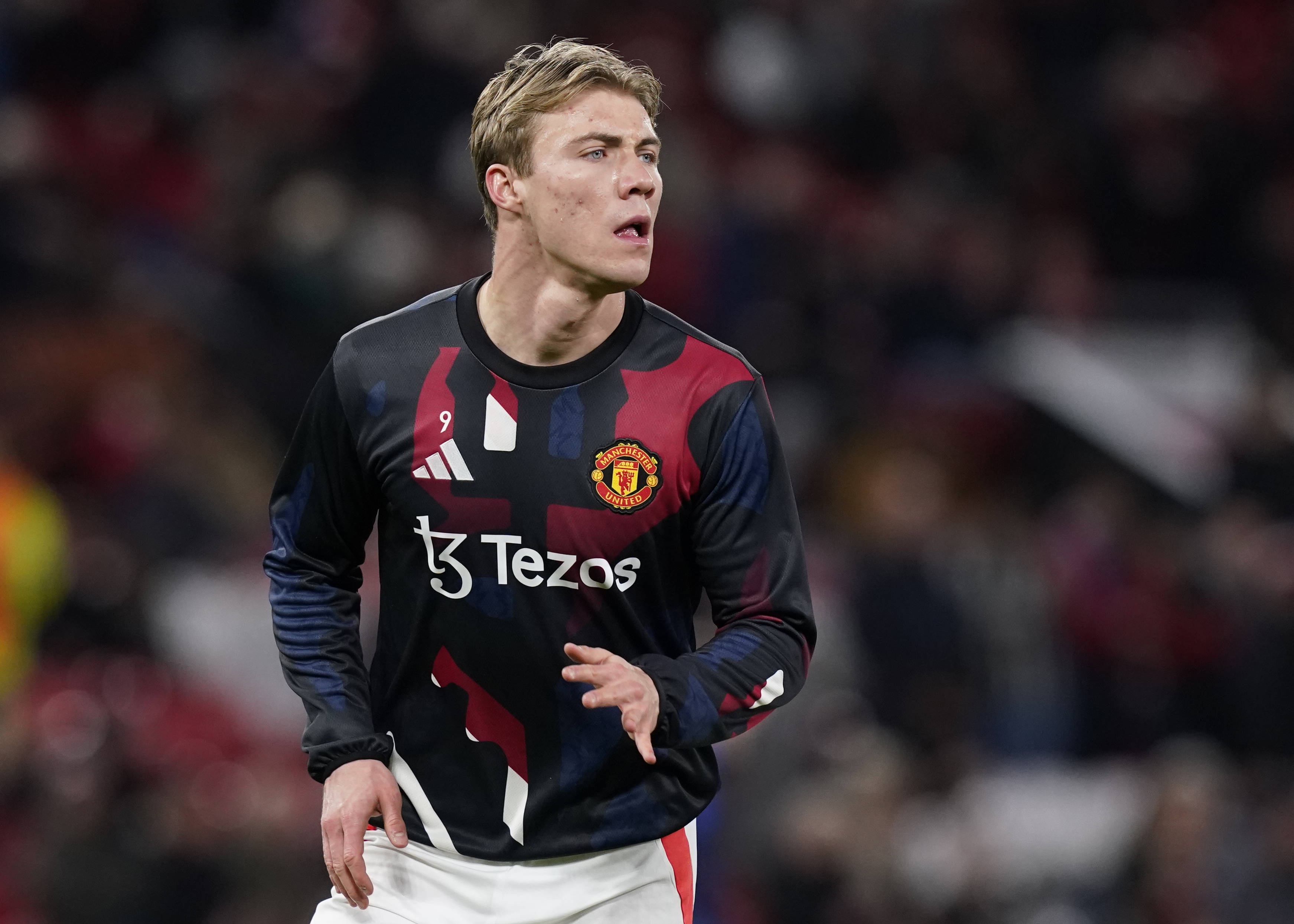 狀態(tài)回升？電訊報(bào)：霍伊倫表態(tài)要留隊(duì)，曼聯(lián)留下他會(huì)是明智之舉