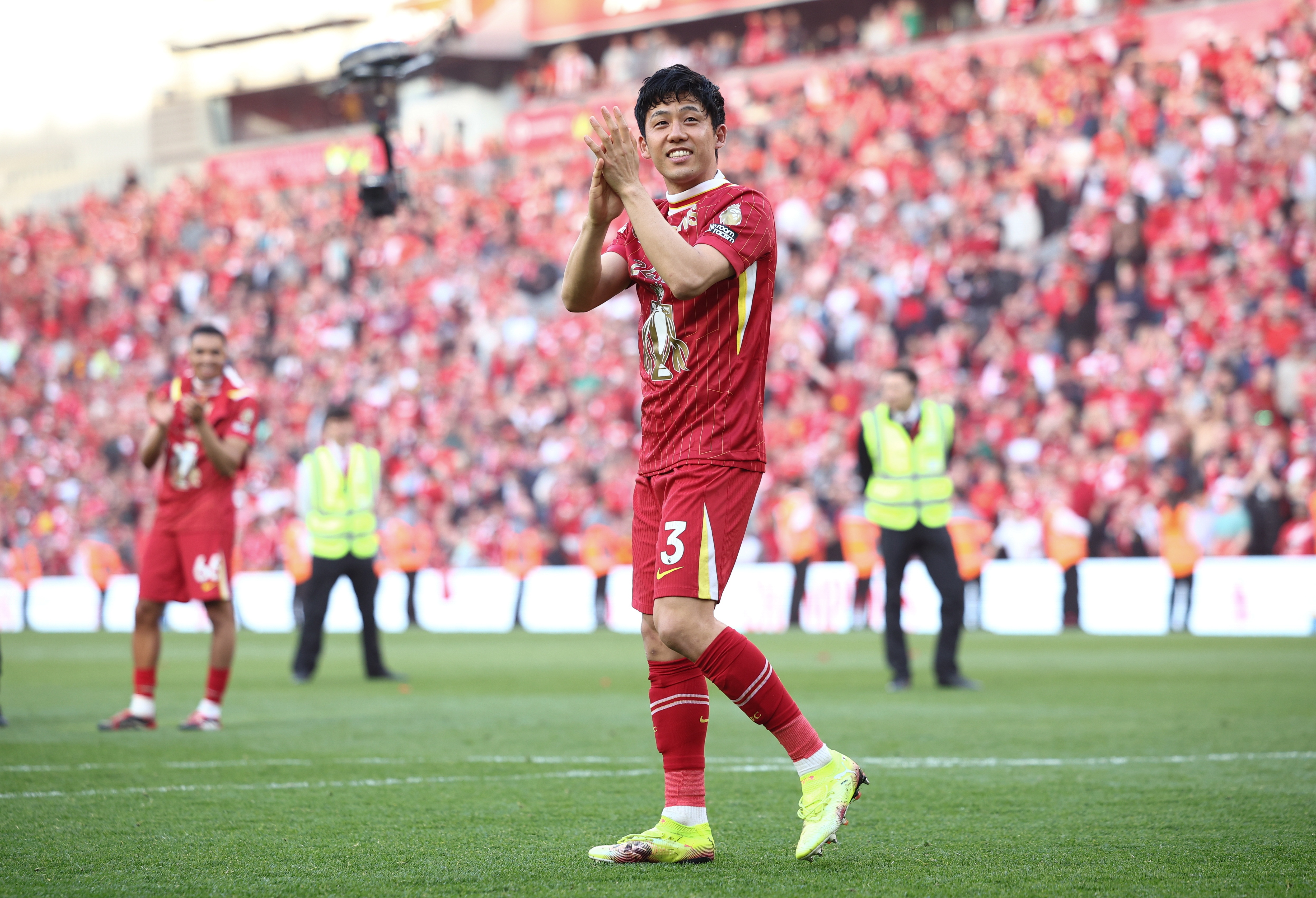 衛(wèi)報：日本足球?qū)嵙κ艿綒W洲認可，諸多日本球員登陸英超引發(fā)關(guān)注