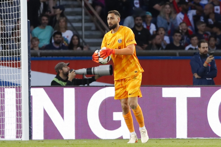 郵報：曼聯(lián)向巴黎詢問多納魯馬轉(zhuǎn)會可能，但需先處理隊內(nèi)高薪球員