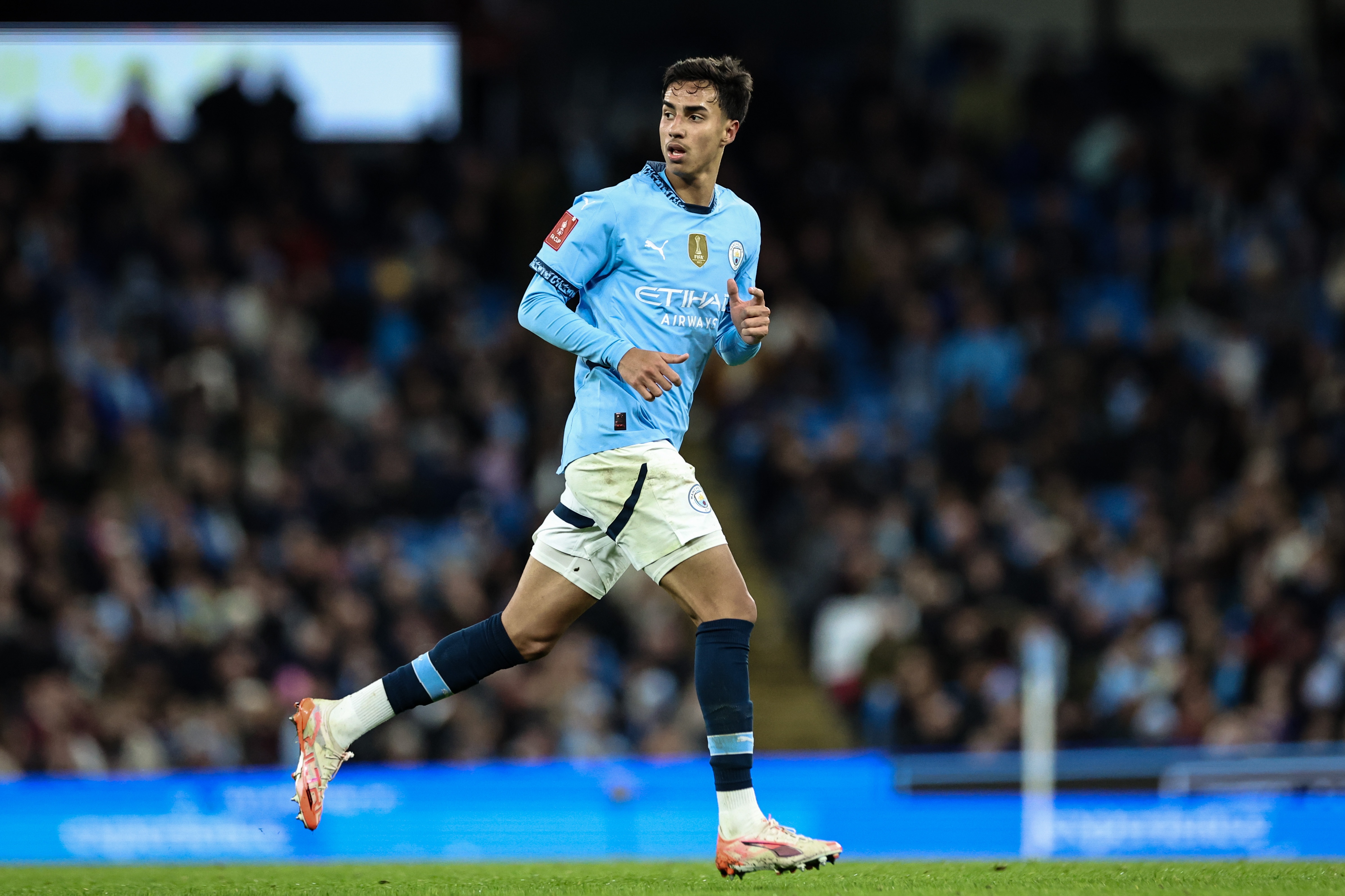 記者：多支球隊(duì)求租曼城后衛(wèi)雷斯，他可能被外租到赫羅納