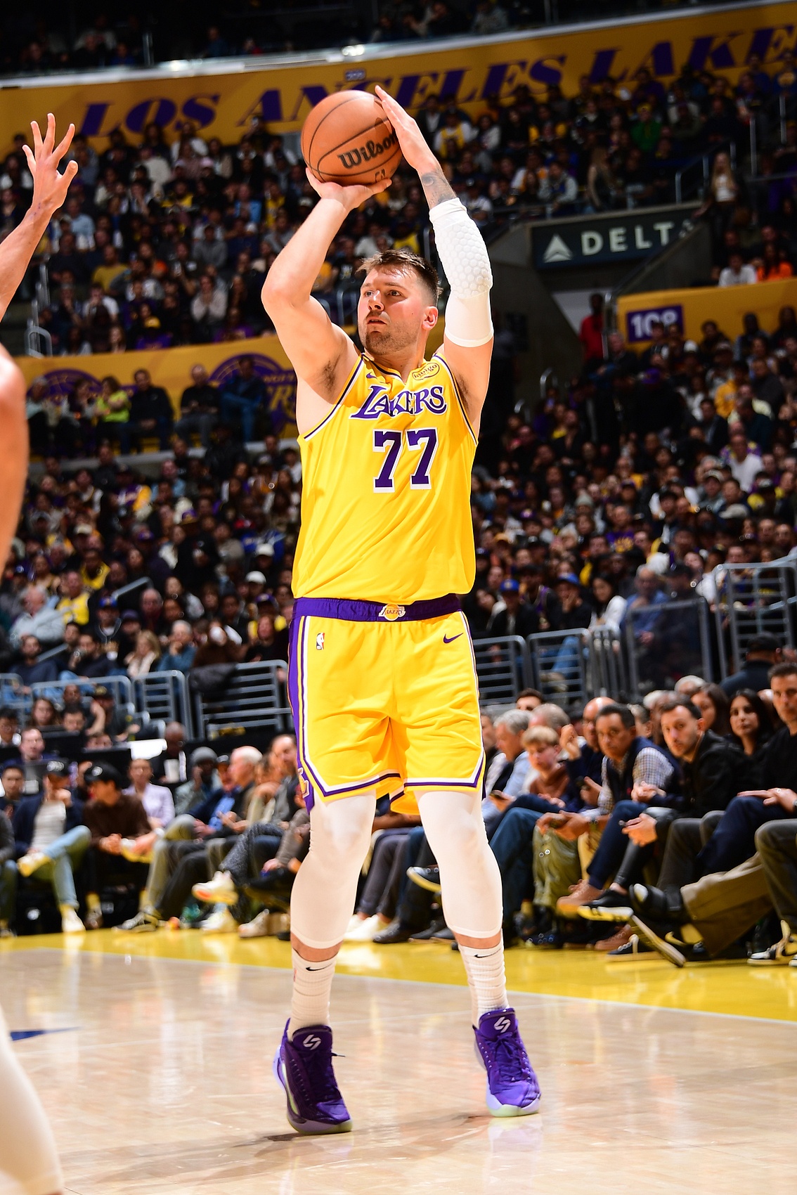 東契奇：從開(kāi)始為湖人打球那一刻起 我就知道自己想留在這里