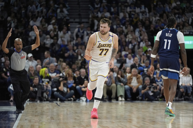 東契奇：能為湖人效力是榮譽(yù) 為這里再添總冠軍是我們努力的方向