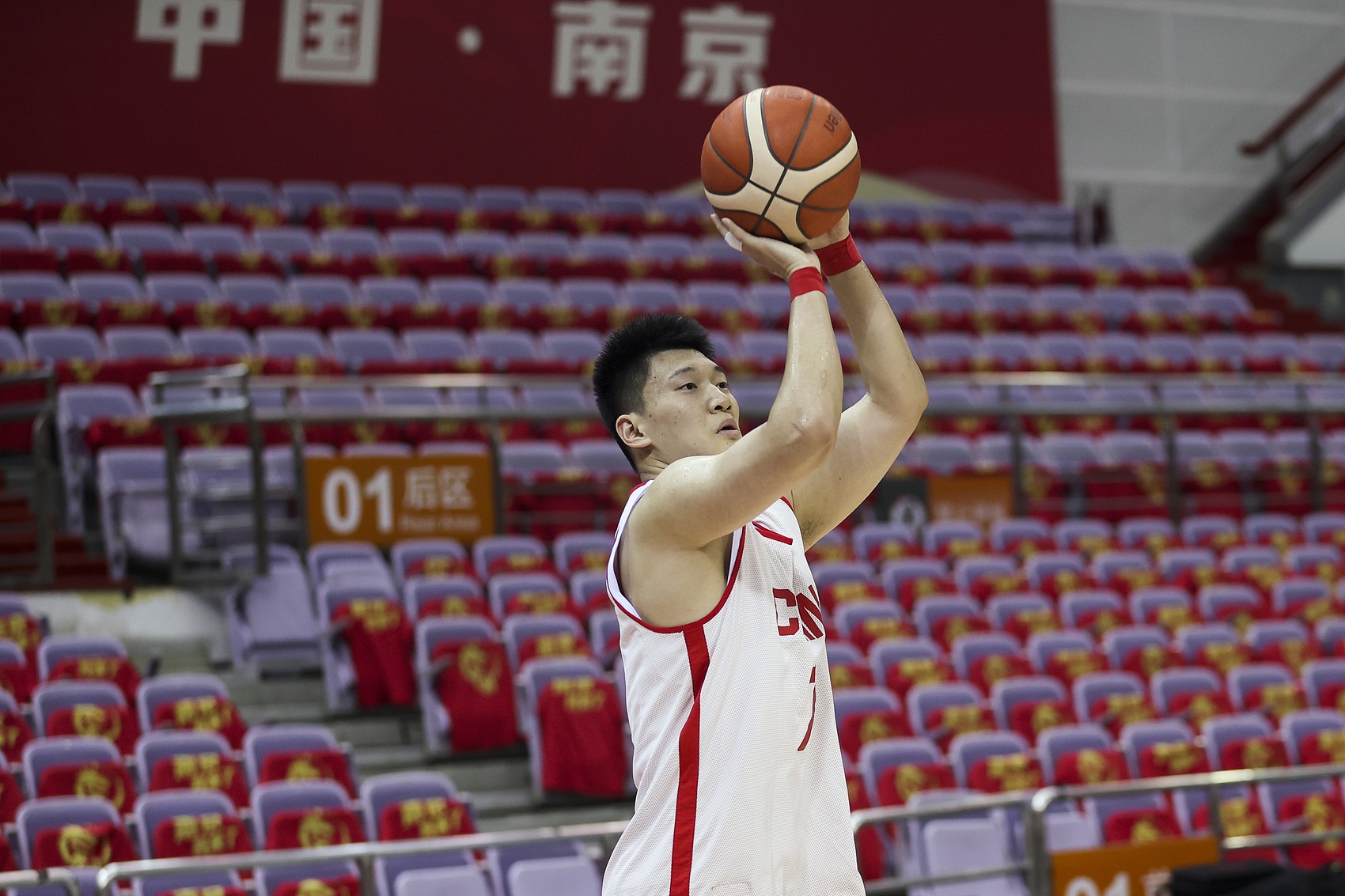 為何在國(guó)家隊(duì)選擇39號(hào)？雷蒙：9是首鋼的9號(hào) 3是一家三口