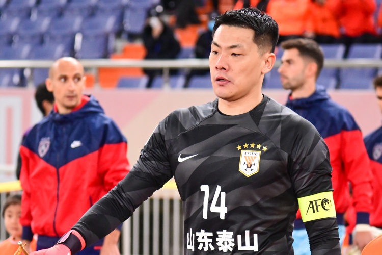 媒體人：王大雷本賽季不會(huì)讓位于金永，明年兩人出場時(shí)間會(huì)接近