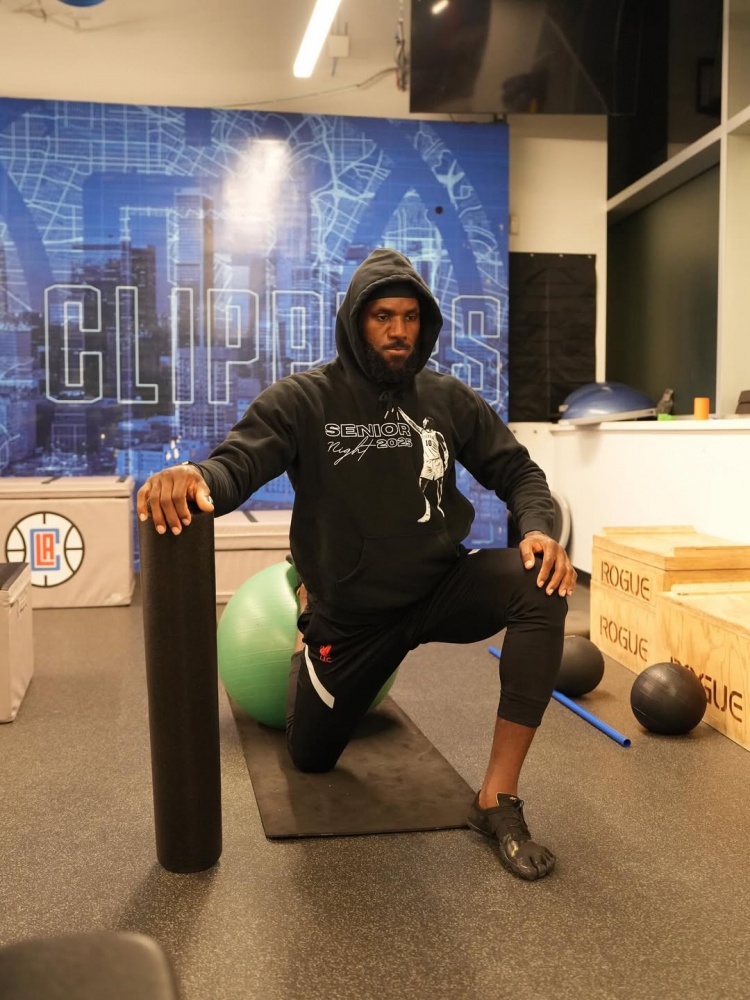 貝弗利：老詹去的是中立場地 其他NBA球員都可以在那里訓練??