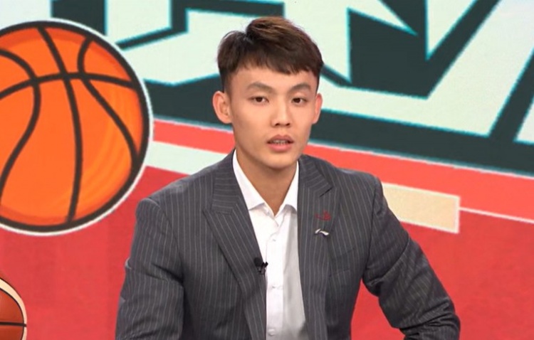 徐杰談解說首秀：比打球還累 看比賽時會思考如果是自己會怎么做