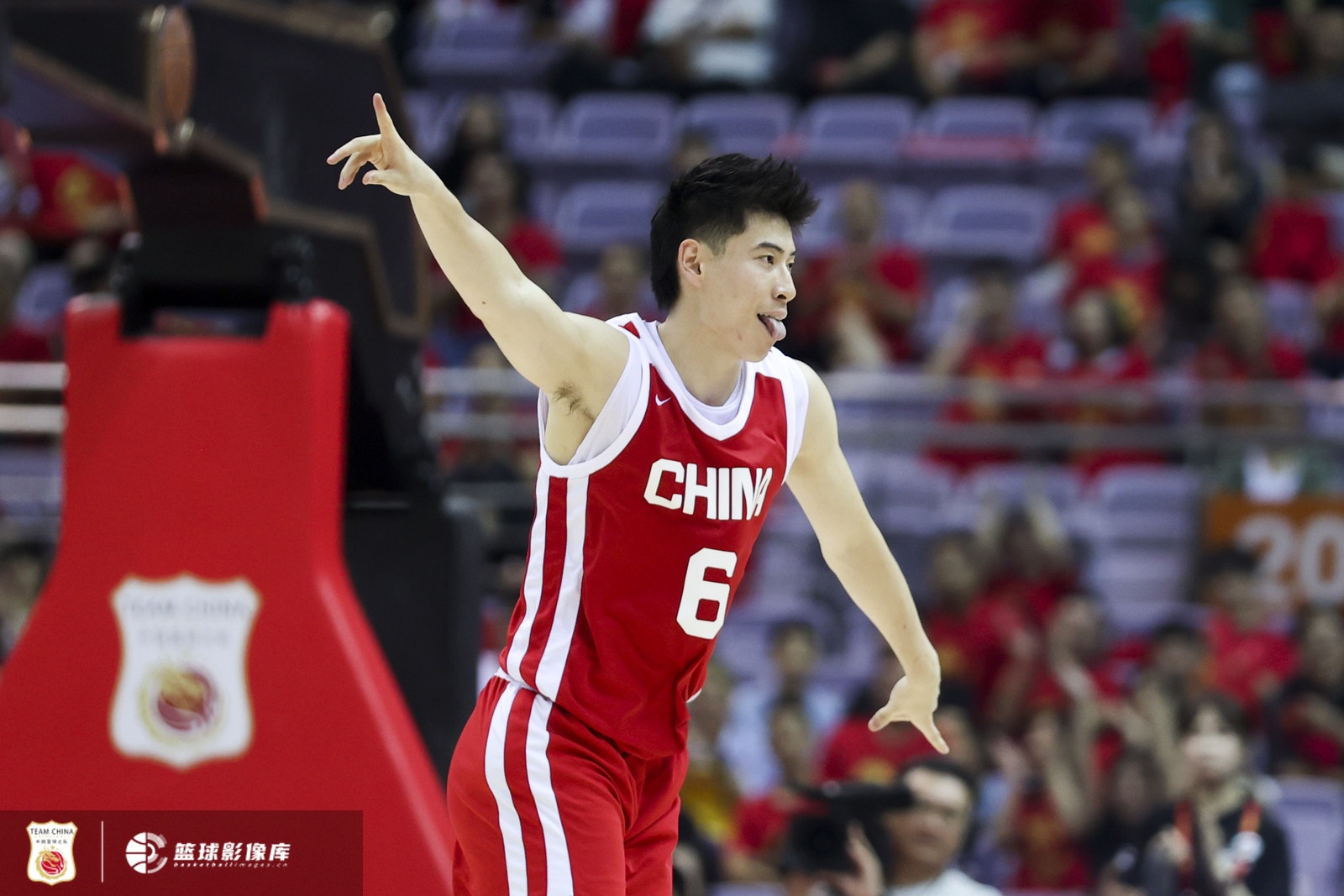 體壇周報：力壓胡金秋趙睿奪獎！中國男籃等來26歲神射手