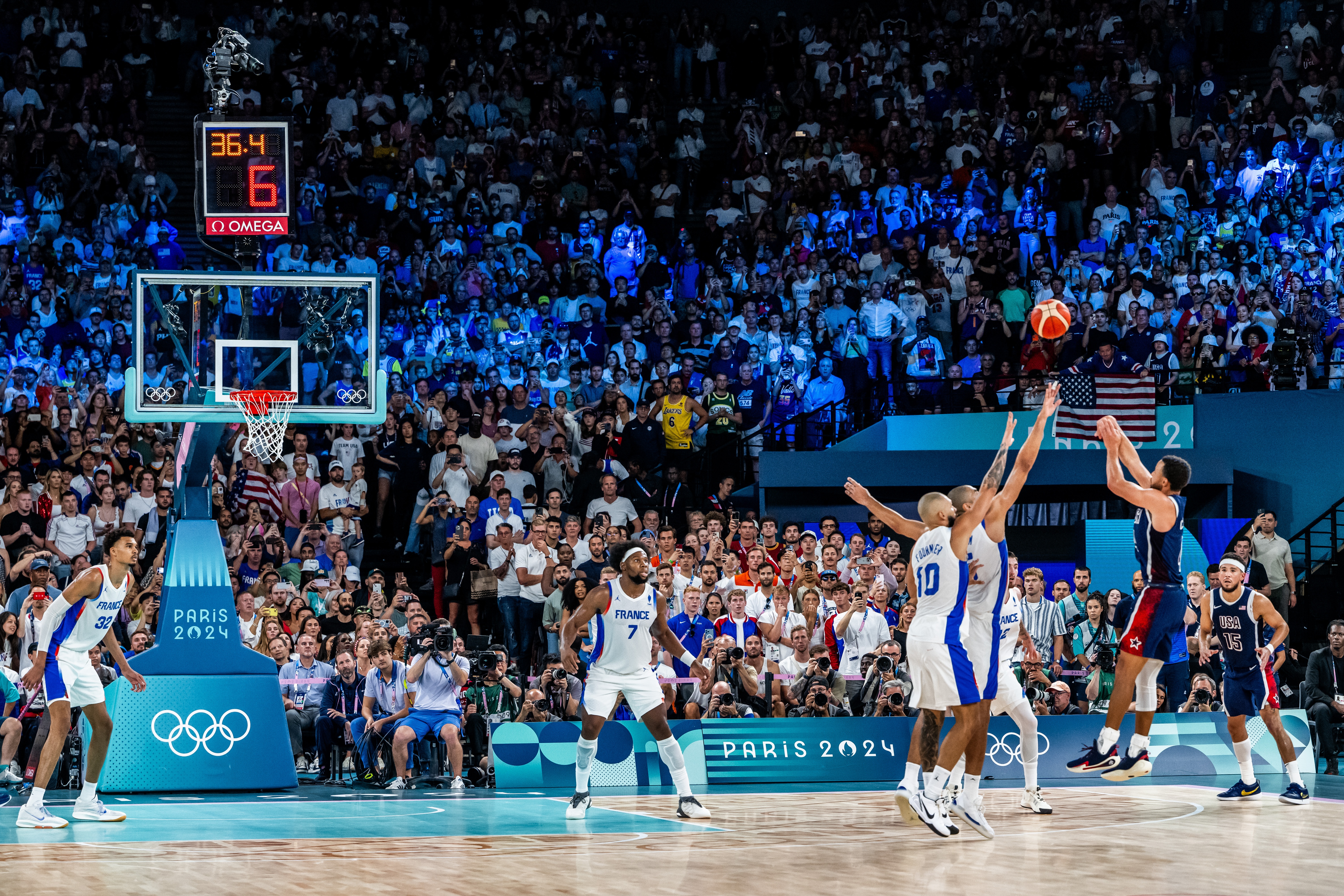 科爾：沒人有庫里這種心態(tài) 奧運(yùn)上大家都在讓權(quán) 就他主動(dòng)要球打