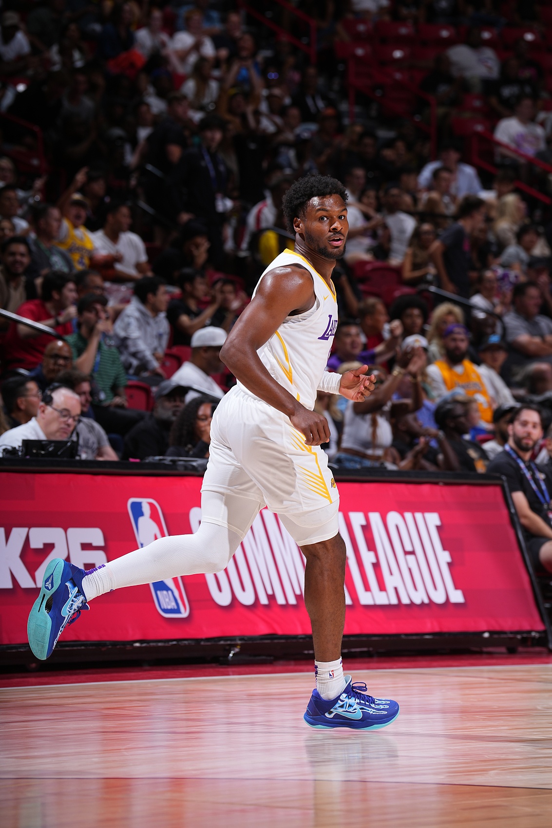 阿里納斯：布朗尼威脅不到任何人的歷史地位 他爸退了沒人會理他