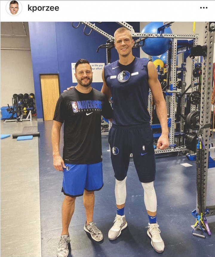 又挖走一個(gè)??Stein：湖人聘請(qǐng)前獨(dú)行俠運(yùn)動(dòng)表現(xiàn)總監(jiān)任體能教練