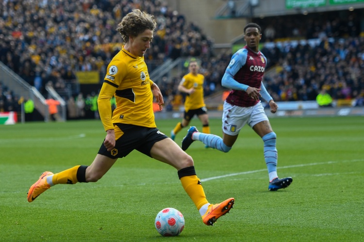 記者：羅馬向法比奧-席爾瓦提交5年合同報(bào)價(jià)，球員傾向于去意甲