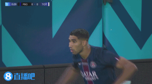 開場就送禮？開場不到1分鐘阿什拉夫后場被斷，波羅射門打高