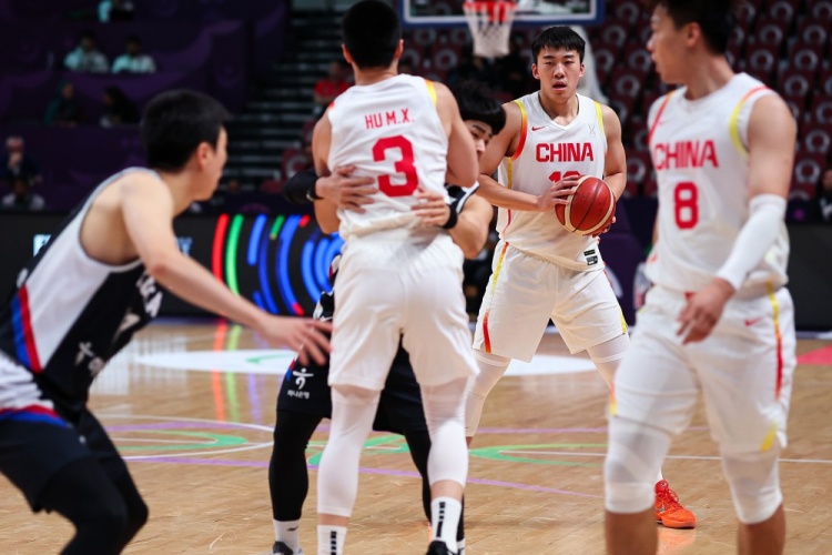 你才是真大腿！王俊杰展現(xiàn)各種進攻手段 三節(jié)高效砍下21+7