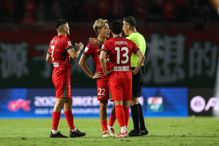 博主：河南隊(duì)上午前往上海備戰(zhàn)海港，賽后次日直接飛往成都