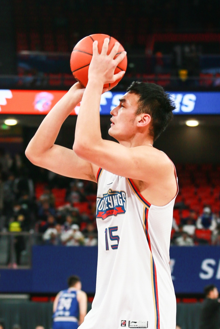 上賽季場均2.8分2.5板！媒體人：山西男籃簽下前同曦內線劉東