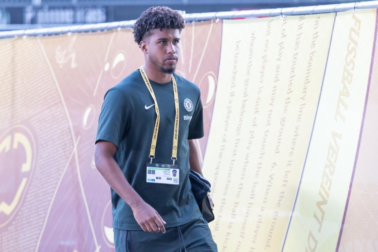 記者：西漢姆聯(lián)4500萬(wàn)英鎊求購(gòu)桑托斯，遭到切爾西拒絕