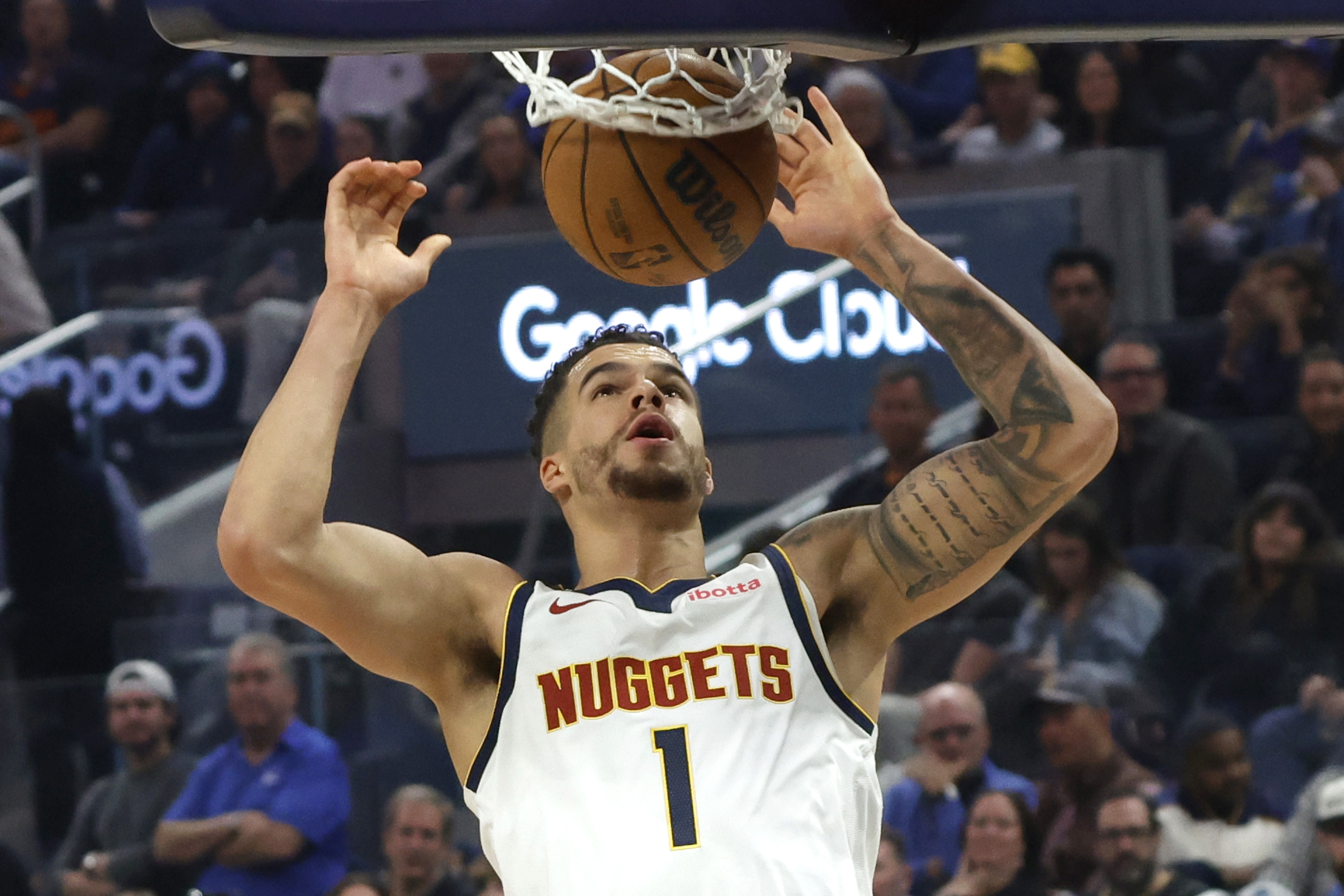 波特：曾讓裝備經(jīng)理幫我把電話給湖人啦啦隊(duì)員 并成功和她在一起