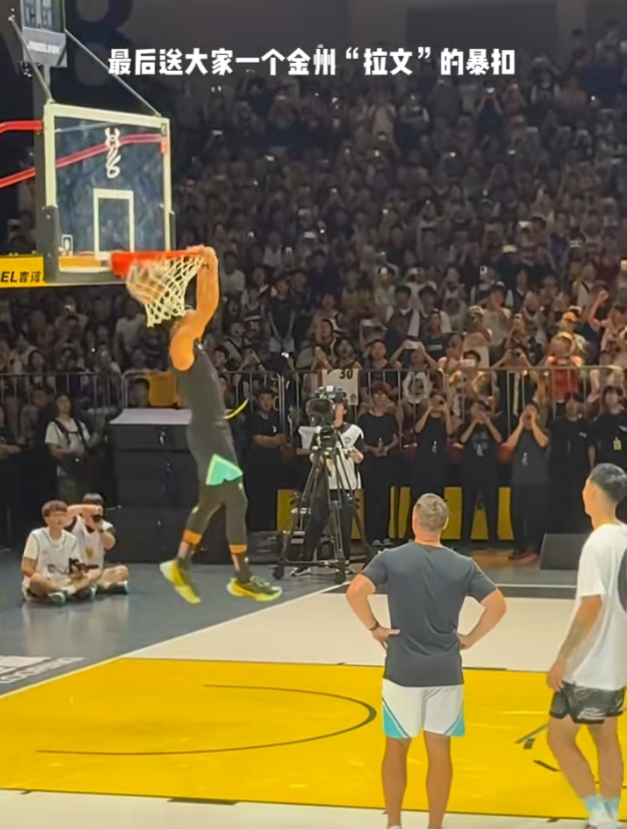 要求簡直變態(tài)的三分訓(xùn)練！沉浸式體驗庫里3-2-1三分訓(xùn)練