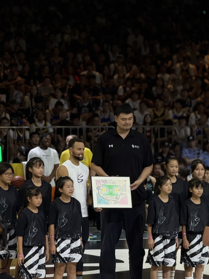 姚基金與庫(kù)里品牌發(fā)起公益計(jì)劃 打造全國(guó)首個(gè)小學(xué)純女生籃球聯(lián)賽