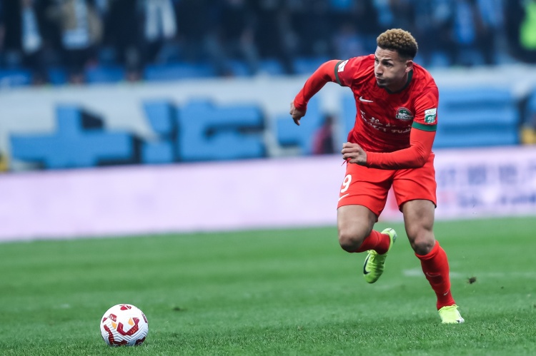 朱藝：河南外援卡多索目前是累積1黃，這不影響他參加足協(xié)杯決賽