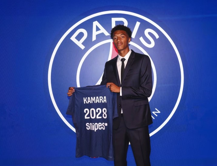 巴黎官方：小將諾哈姆-卡馬拉簽下首份職業(yè)合同，年限至2028年