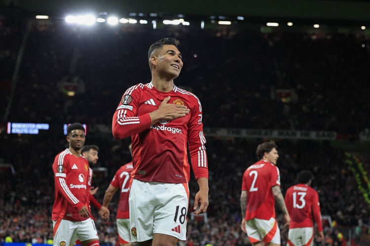 卡塞米羅：生涯從未見(jiàn)過(guò)曼聯(lián)這樣棒的球迷，落后時(shí)他們聲浪更澎湃