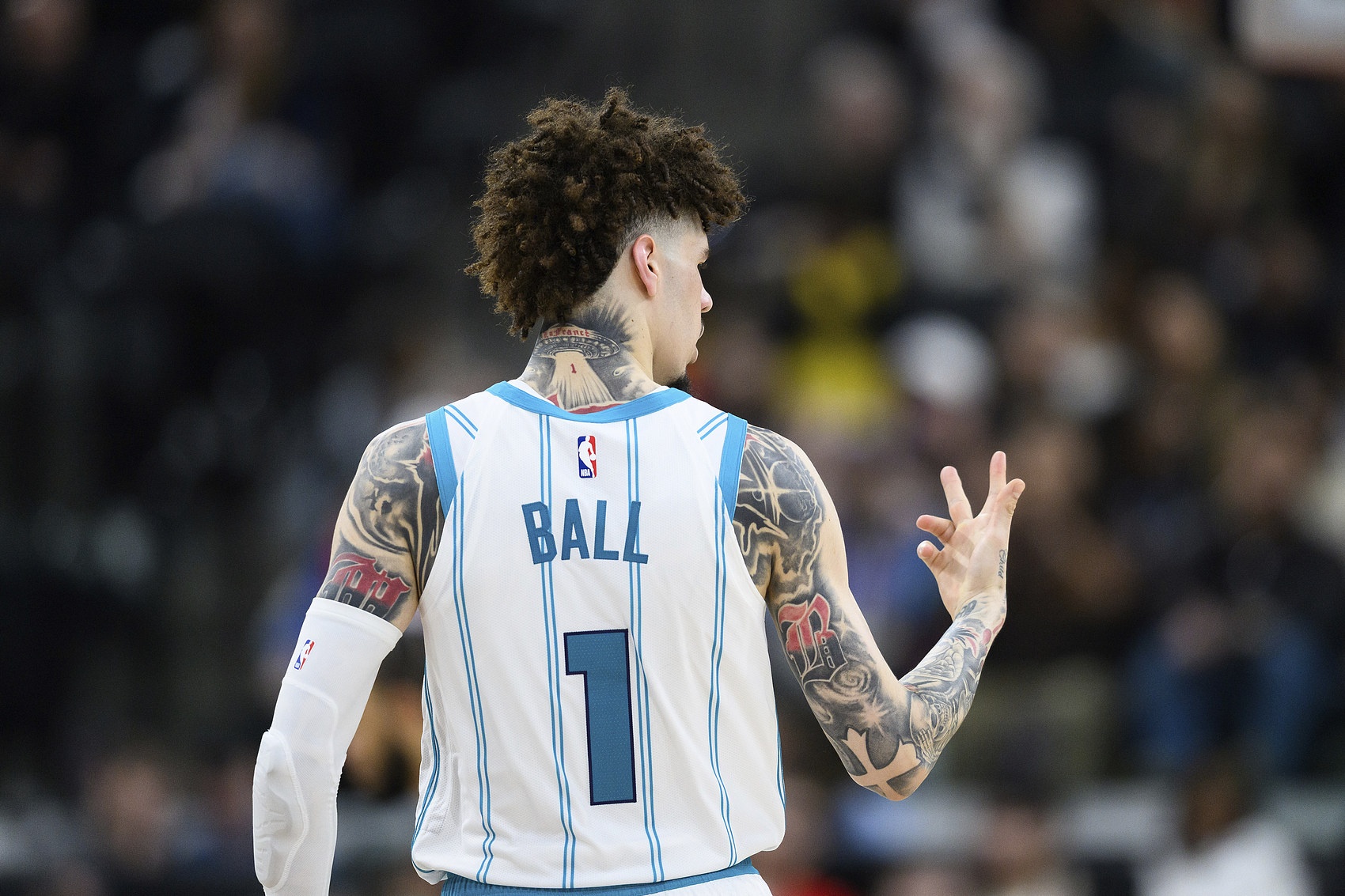 ??真摯的祝福！黃蜂官方祝拉梅洛-鮑爾24歲生日快樂！??