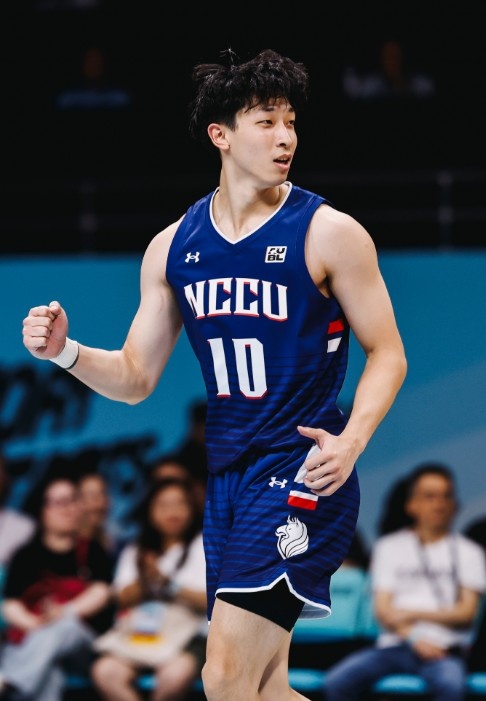 四項(xiàng)數(shù)據(jù)全場(chǎng)最高！宋昕澔24中10砍下29分12板6助2斷1帽