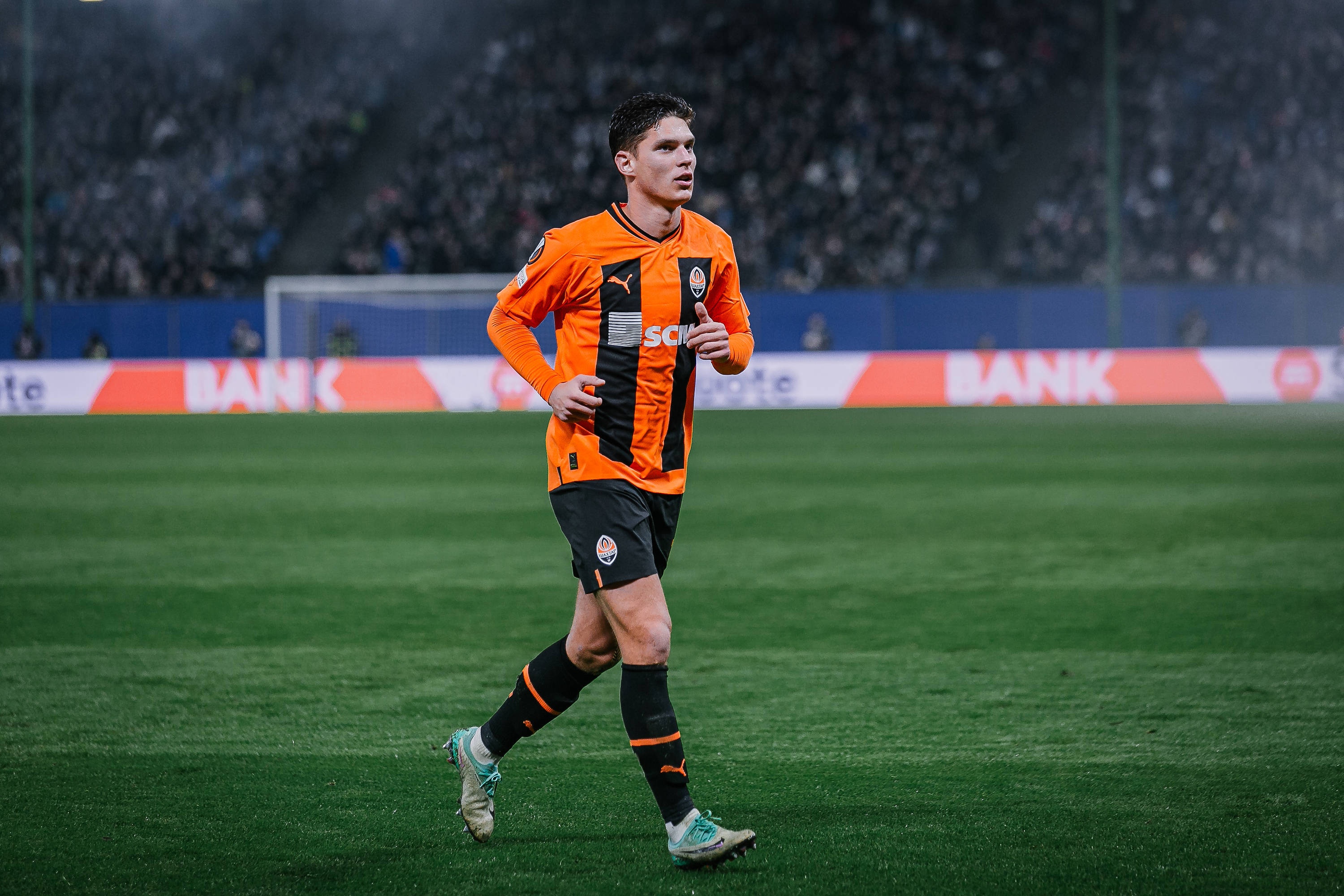 HWG！羅馬諾：礦工22歲中場(chǎng)蘇達(dá)科夫?qū)⒓用吮痉瓶?，總價(jià)3200萬(wàn)歐